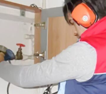 كشف تسربات المياه بأحد رفيدة