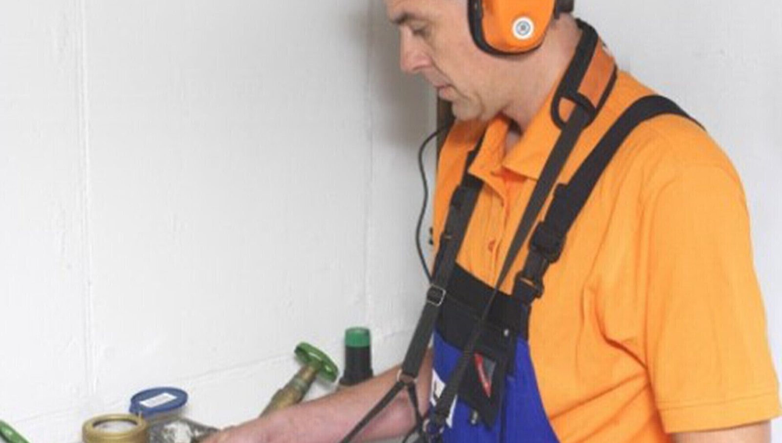 كشف تسربات المياه ببيشة